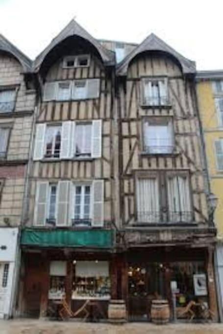 Ferienwohnung Cocoon Standing - Coeur Historique De Troyes Exterior foto